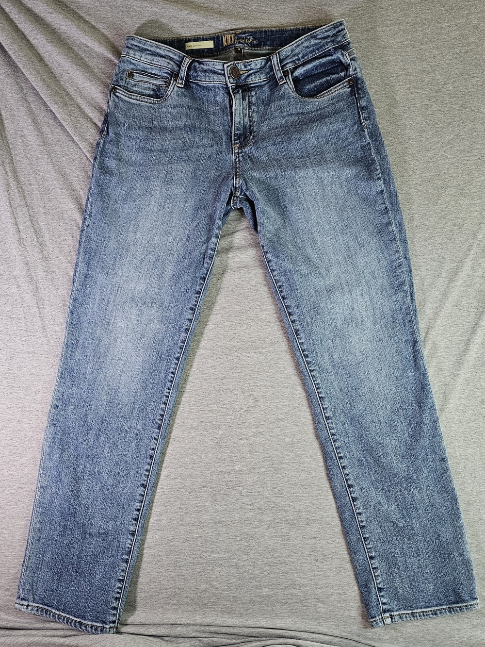 Kut from the Kloth Women's Straight Leg Jeans in Light Blue